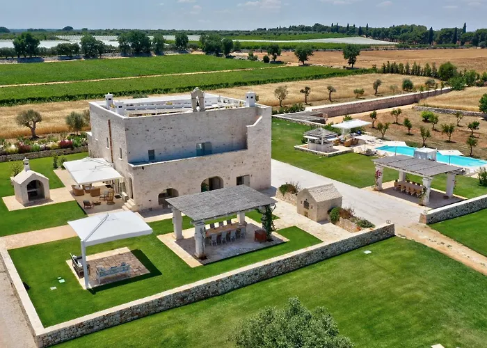 Bed & Breakfast Masseria Saccente 4*